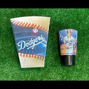 LOS ANGELES DODGERS POPCORN HOLDER & CUP WALKER BUEHLER & MAX MUNCY